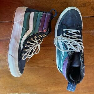 Vans Sk8-Hi MTE 2.0 DX in the Dress Blues/Jasper colorway | Unisex W 8.5 / M 7